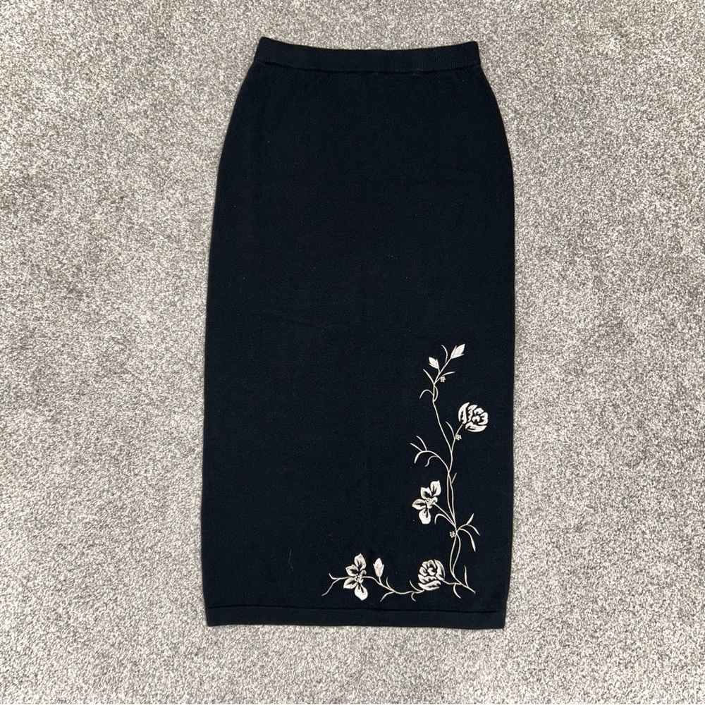 Vintage 90s Black Knit Long Maxi Skirt w Floral Embroidery Whimsigoth